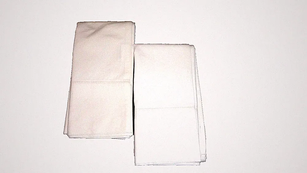 CRATE & BARREL ecru WHITE 400tc percale (2) king PILLOWCASES 19X39