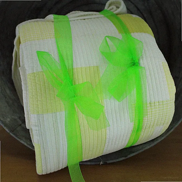 Crate & Barrel Edgebrook Cotton Quilt Yellow Green White 104" X 94" King