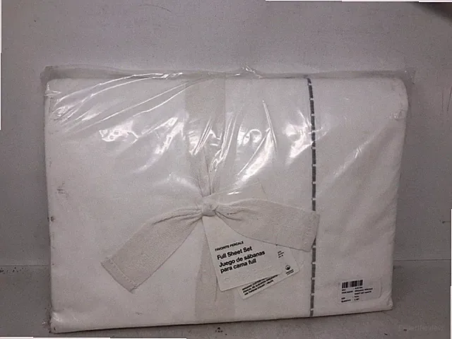 Crate & Barrel Full Sheet Set Organic Percale Sheet Set White 400 thread count